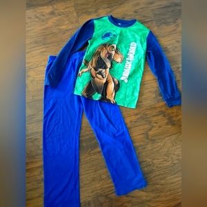 BOYS Jurassic world PAJAMA SET size 10/12